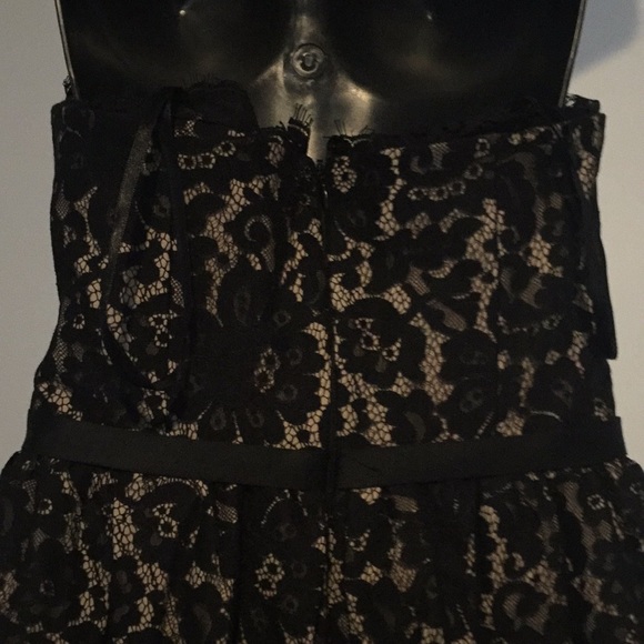 Lace dress- LIKE NEW - Picture 5 of 5